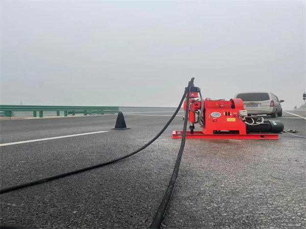 雷波马路路基路面开裂下沉注浆加固灌浆